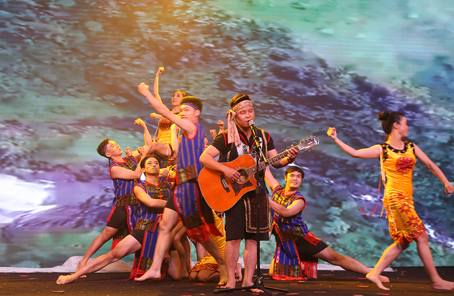 ĐÊM TUYỆT VỜI VÀ RỰC RỠ SẮC XUÂN TẠI GALA “HƯNG THỊNH - THE GREATEST NIGHT”