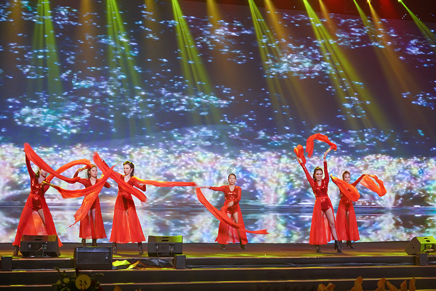 ĐÊM TUYỆT VỜI VÀ RỰC RỠ SẮC XUÂN TẠI GALA “HƯNG THỊNH - THE GREATEST NIGHT”