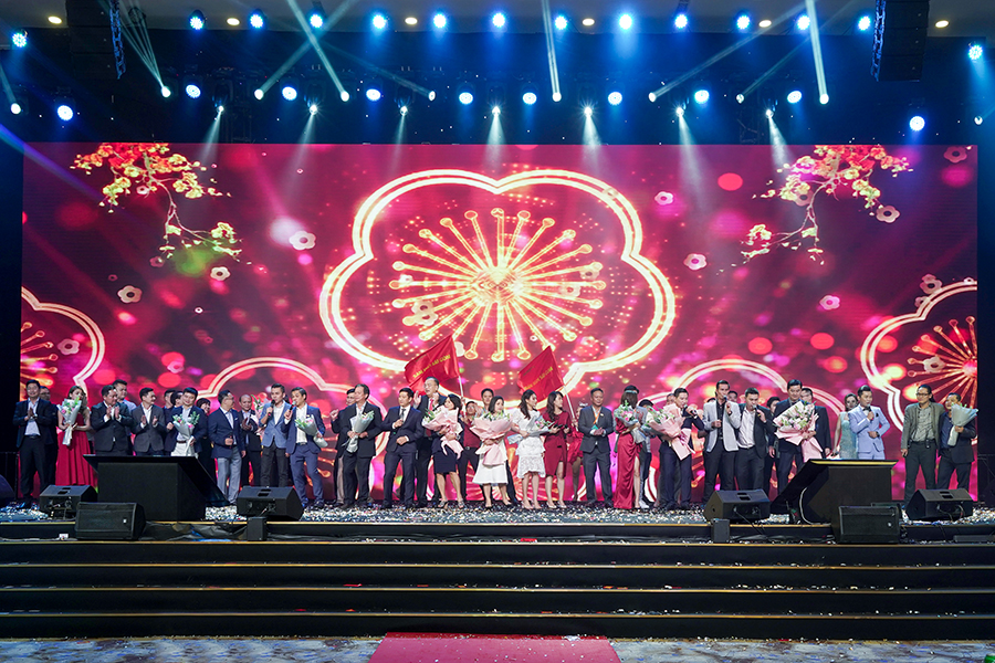 ĐÊM TUYỆT VỜI VÀ RỰC RỠ SẮC XUÂN TẠI GALA “HƯNG THỊNH - THE GREATEST NIGHT”