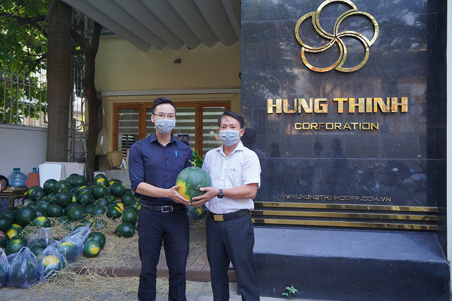 Hưng Thịnh giải cứu thành công 30 tấn dưa hấu hỗ trợ bà con nông thôn