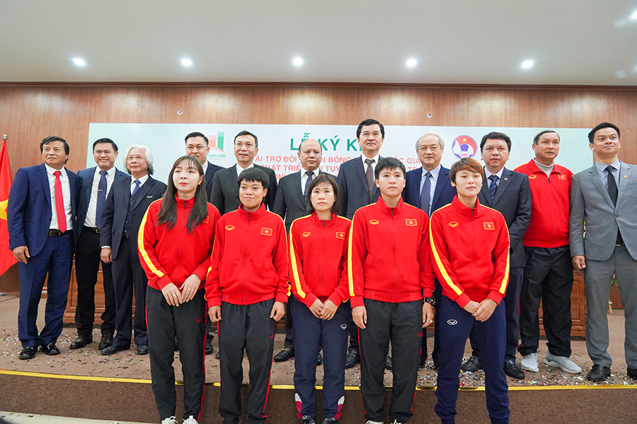 Hưng Thịnh Land tài trợ 100 tỷ cho đội tuyển bóng đá nữ Việt Nam