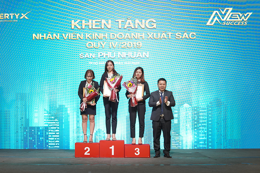 PROPERTYX VINH DANH CÁ NHÂN NỔI BẬT VÀ XUẤT SẮC NHẤT QUÝ IV/2019 VÀ QUYẾT TÂM CHINH PHỤC HÀNH TRÌNH TÌM KIẾM THÀNH CÔNG TRONG TƯƠNG LAI