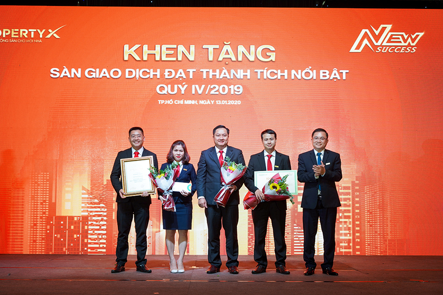 PROPERTYX VINH DANH CÁ NHÂN NỔI BẬT VÀ XUẤT SẮC NHẤT QUÝ IV/2019 VÀ QUYẾT TÂM CHINH PHỤC HÀNH TRÌNH TÌM KIẾM THÀNH CÔNG TRONG TƯƠNG LAI
