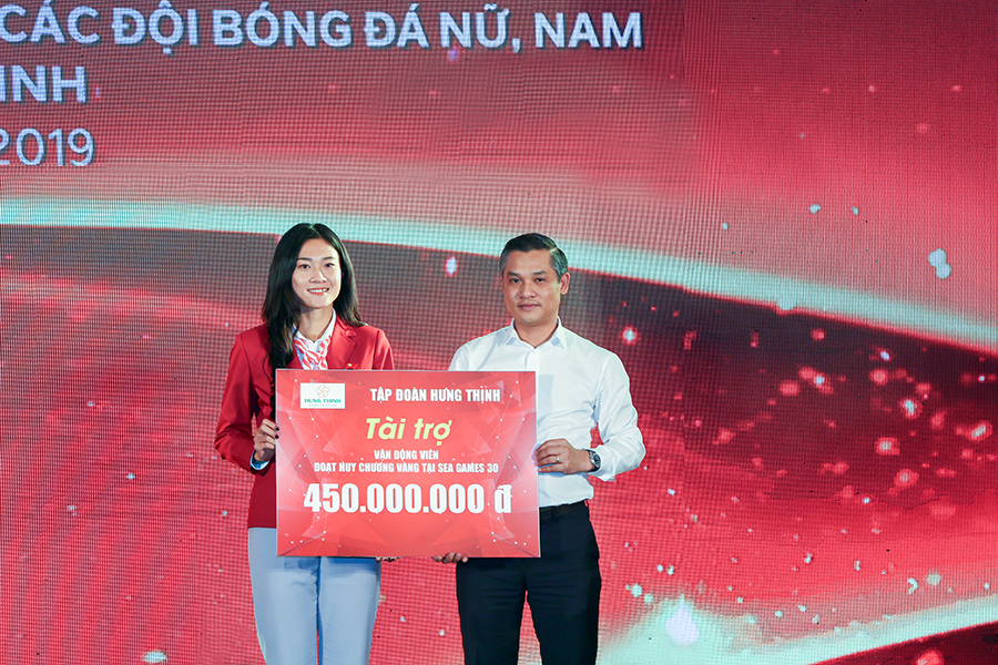 TẬP ĐOÀN HƯNG THỊNH TRAO THƯỞNG CHO CÁC VẬN ĐỘNG VIÊN TP.HCM VÀ BÌNH ĐỊNH ĐẠT THÀNH TÍCH XUẤT SẮC TẠI SEA GAMES 30