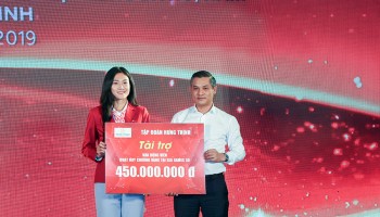 TẬP ĐOÀN HƯNG THỊNH TRAO THƯỞNG CHO CÁC VẬN ĐỘNG VIÊN TP.HCM VÀ BÌNH ĐỊNH ĐẠT THÀNH TÍCH XUẤT SẮC TẠI SEA GAMES 30